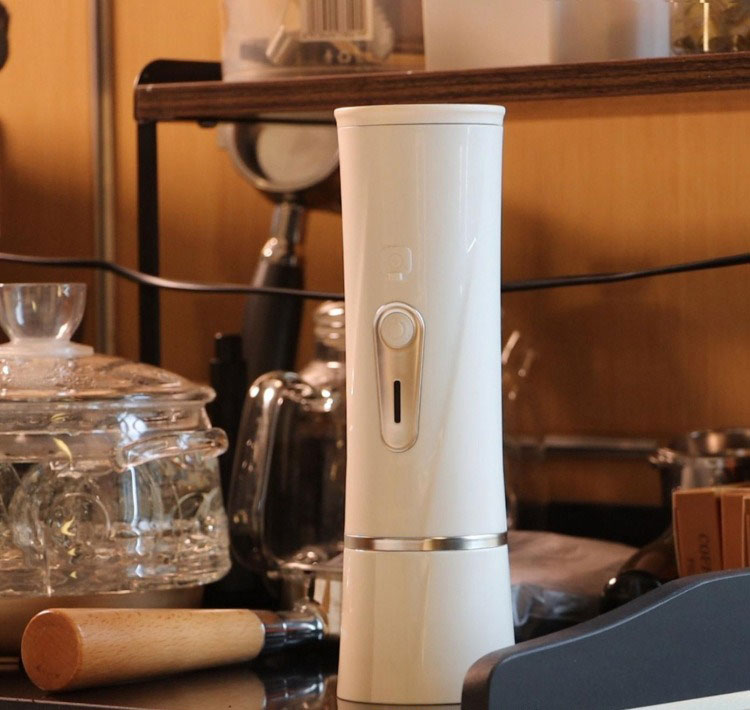 Fashion Design Household Office Mini Coffee Machine USB Charging Drip Capsule Coffee Maker in Color Box Smart Coffee Machine